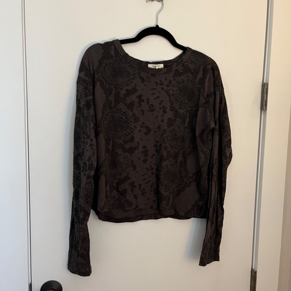 Rag and Bone - CROPPED SNAKE PRINT LONG SLEEVE - Picture 3 of 6